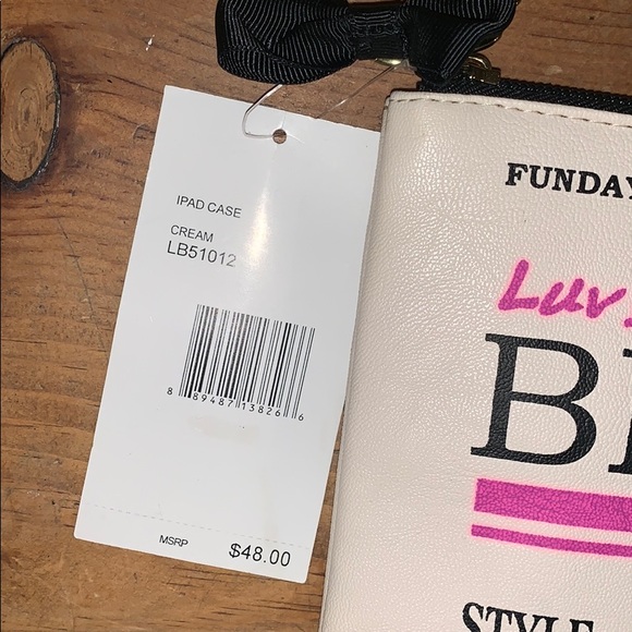 Betsey Johnson IPad Case Brand New - Picture 3 of 5